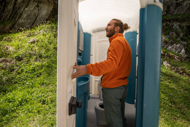 Portable Toilet Options We Offer in Mahomet, IL