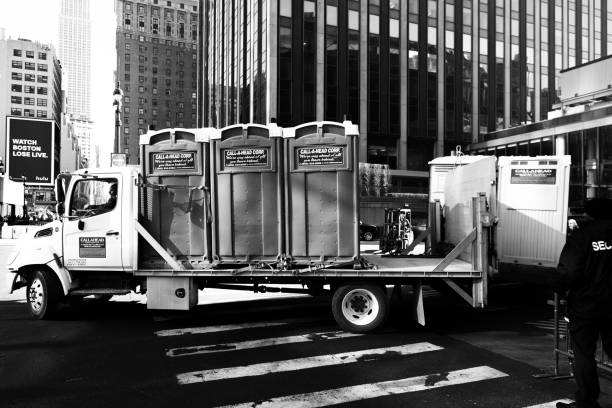 Best Portable bathroom rental  in Mahomet, IL